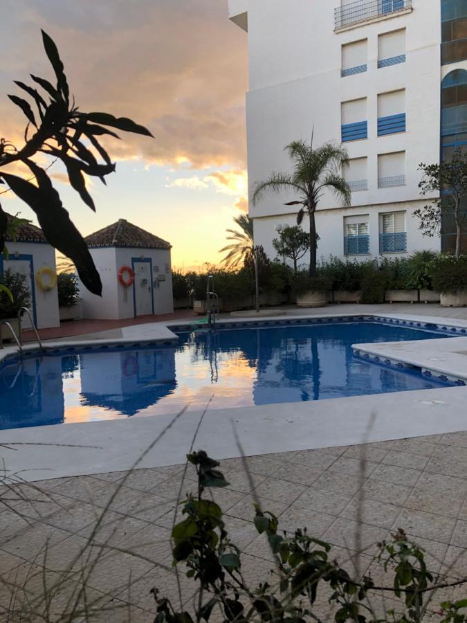 Marina Apartment Beach Estepona Eksteriør billede