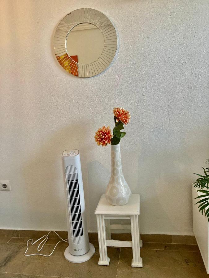 Marina Apartment Beach Estepona Eksteriør billede